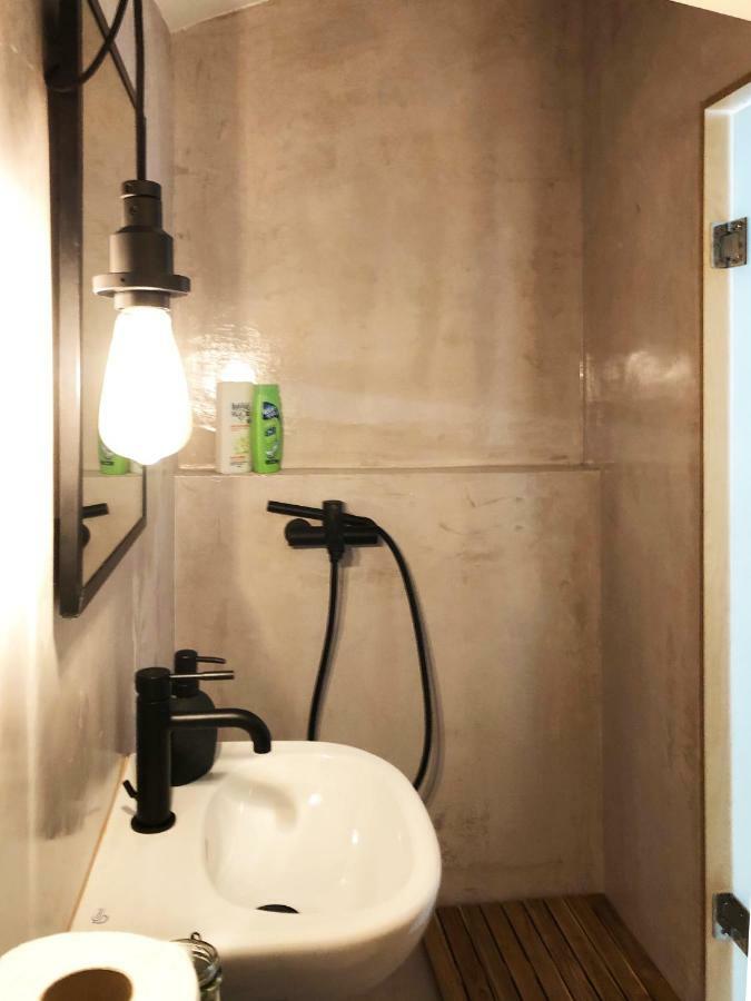 Sunny Micro-Loft Apartment With Outdoor Lounge Bendevis Ngoại thất bức ảnh